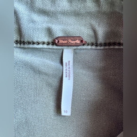 *EUC* Free People / Little Daisies Tortoise Button Down Denim Skirt / Green / 10 - Picture 4 of 10